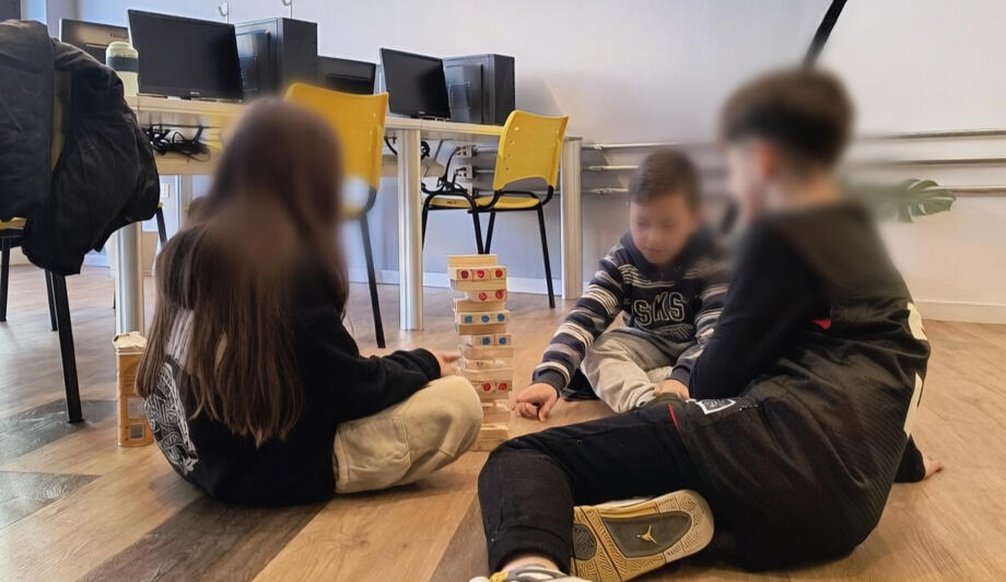 Jugar y aprender Jugar y aprender